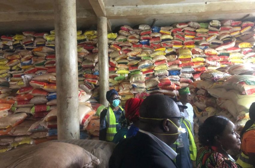  COVID-19: FG sends 6,000 bags of rice, two truckloads of vegetable oil to Lagos