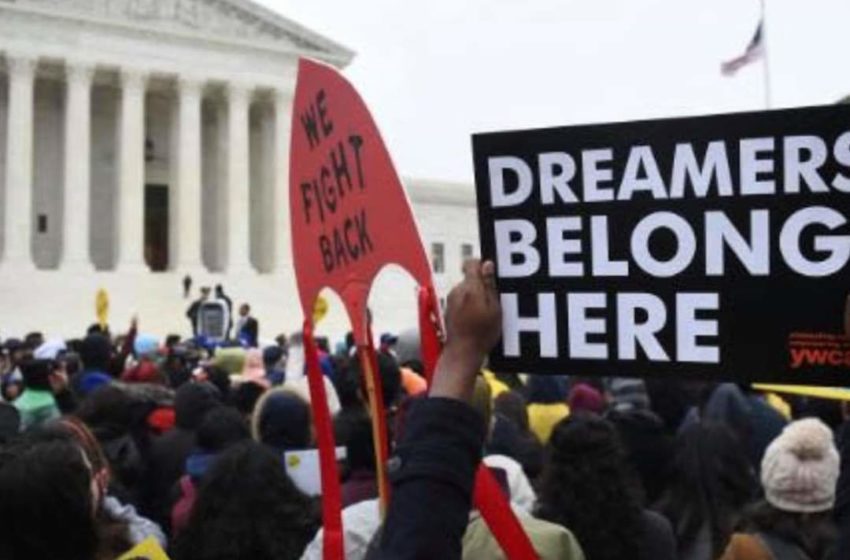  Breaking: USA Supreme Court blocks Trump from ending DACA