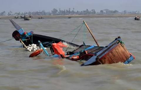 Just In: Boat Capsizes in Lagos …..Four rescued, others missing