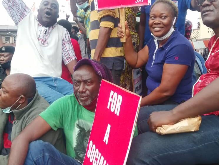  Police arrest activists protesting petrol price hike in Lagos