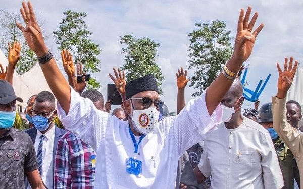  Pres. Buhari congratulates Akeredolu over reelection