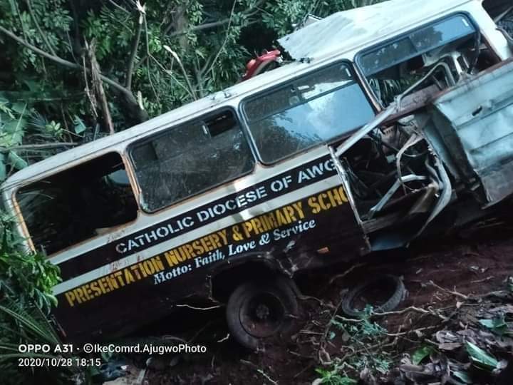  Truck crushes school bus in Enugu