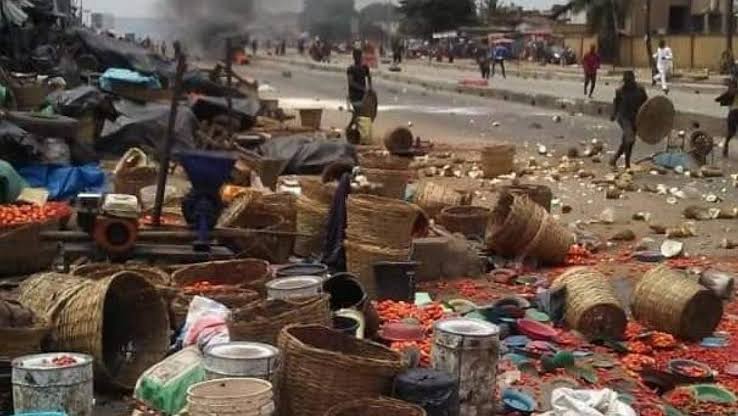 15 shops razed as Hausa, Yoruba youths clash in Lagos