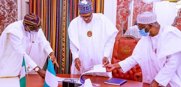  Sanwo-Olu meets Buhari with report of destruction in Lagos