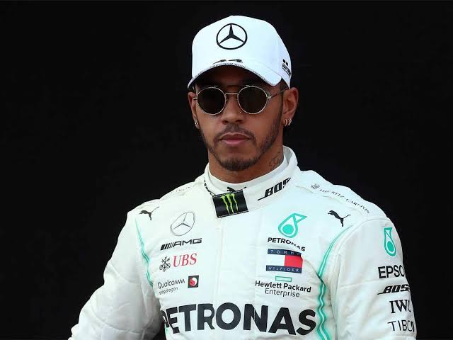  F1 star Lewis Hamilton to be knighted by Queen of England