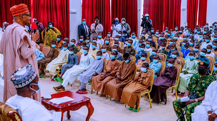  Buhari addresses rescued Kankara boys; advises them to forget incident, focus on education