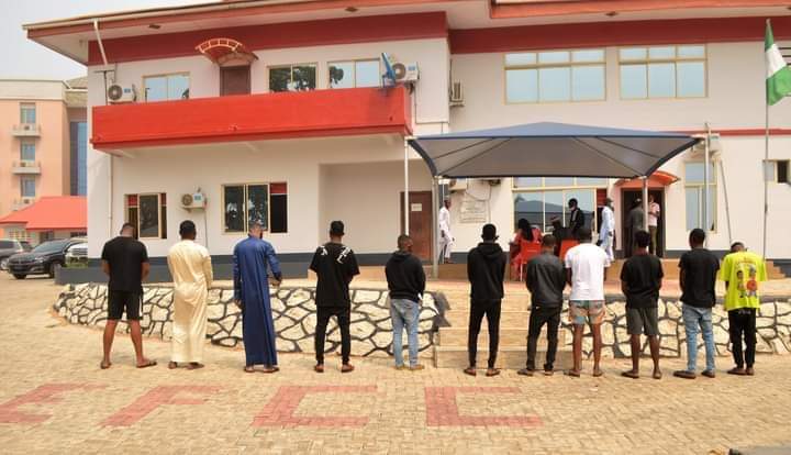 EFCC Arrests 11 suspected Yahoo-boys in Osogbo