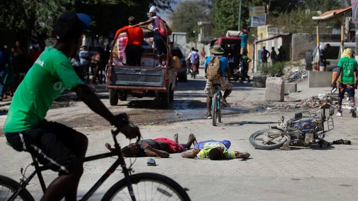  Haiti prison break: 25 dead as 400 prisoners escape