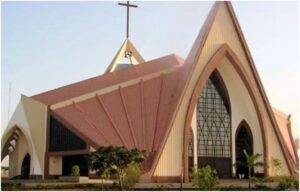 Angry-Man-Burns-Popular-Lagos-Church-Over-Failed-Prophecies-1024x655-1
