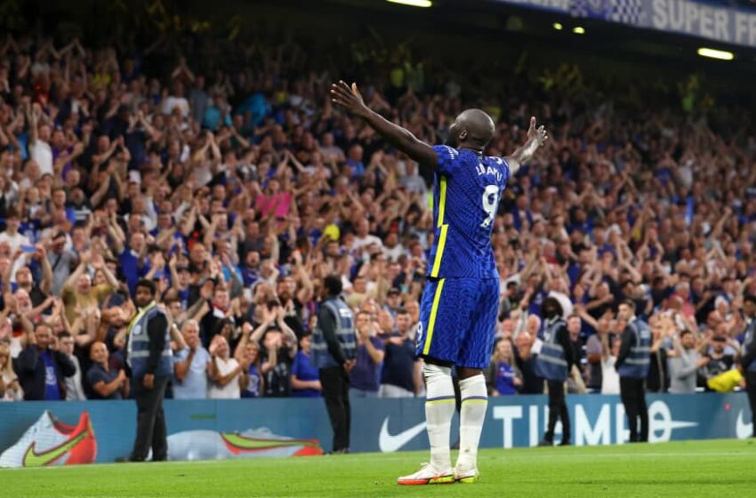  Lukaku stars as Chelsea go level at the top