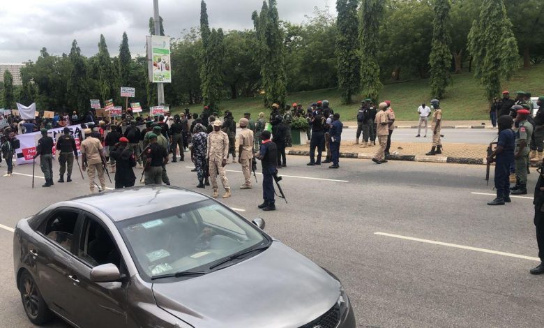  Heavily armed Security agents block #EndSARS protesters in Abuja