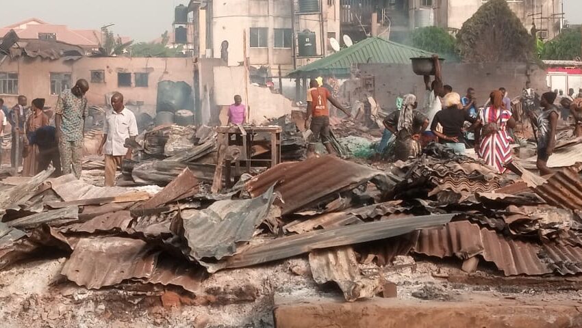  [Video]Traders count Losses To Jakande Fire Outbreak