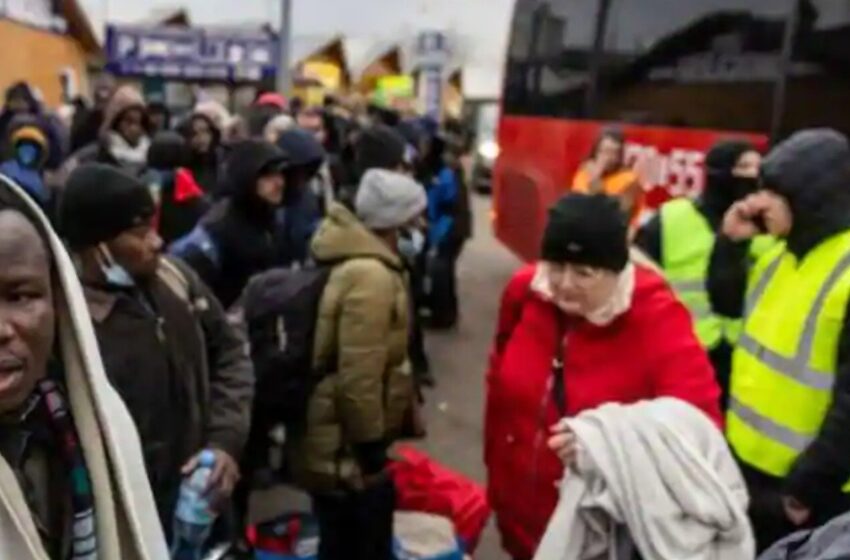  Africans fleeing war complain of racism at Ukraine-Poland border