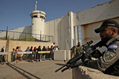  Dozens hurt in fresh clashes at Jerusalem’s Al-Aqsa site