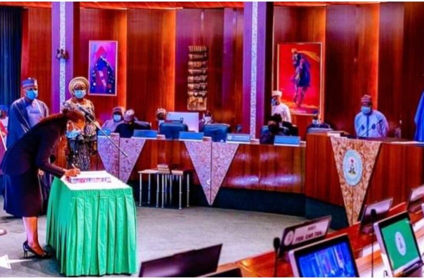  Buhari swears in 4 Permanent Secretaries