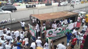 Youths-campaigns-for-Peter-Obi