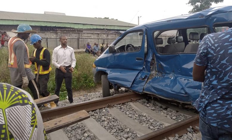  Accident: Passenger Bus runs into Commuter Train in Lagos