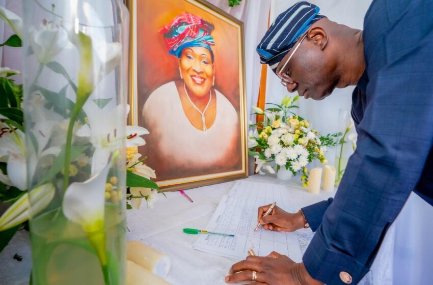  Condolence: Sanwo-Olu visits late Kemi Nelson’s family