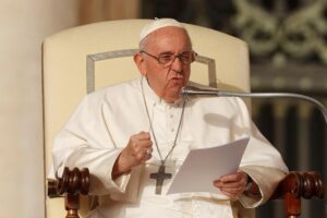 pope-francis-vatican-italy-02