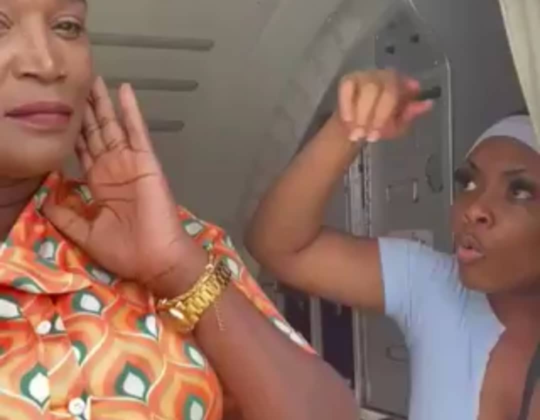 Female-passenger-assaulting-Ibom-Air-hostess