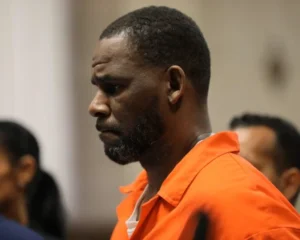 R-Kelly_1784198299